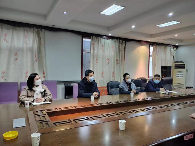 武陟縣人民政府副縣長(cháng)蘇瑞君、縣農業(yè)局局長(cháng)宋治環(huán)一行蒞臨我公司調研